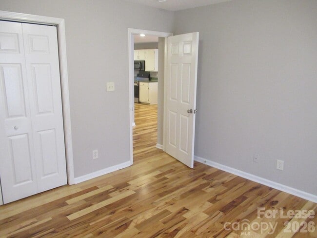 Building Photo - 822 Horseshoe Lake Rd