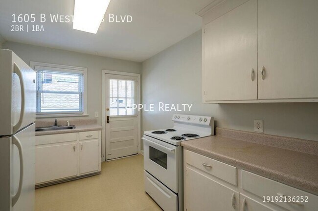 Building Photo - 1605 W Club Blvd