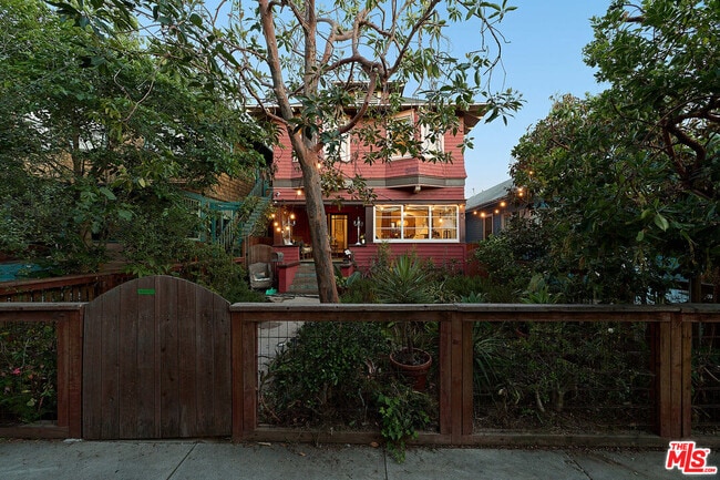 Building Photo - 34 Park Ave