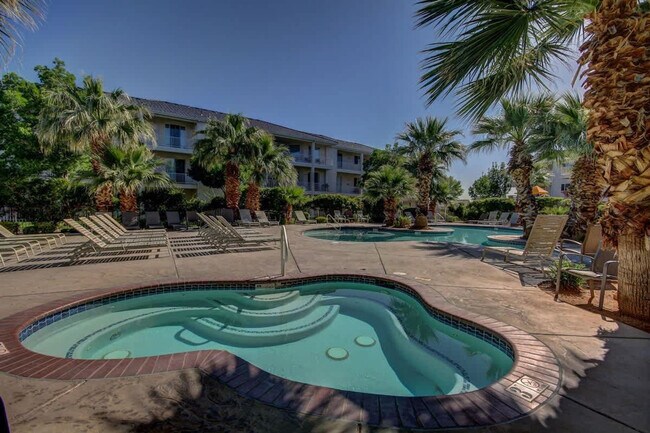 Building Photo - 1845 W Canyon View Dr