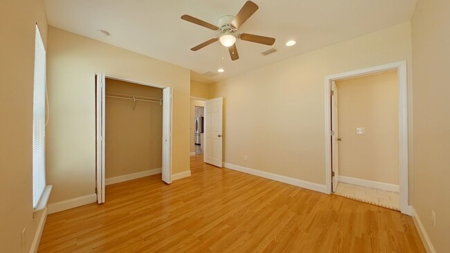 Building Photo - Beautiful 2 Bedroom Home in San Marco read...