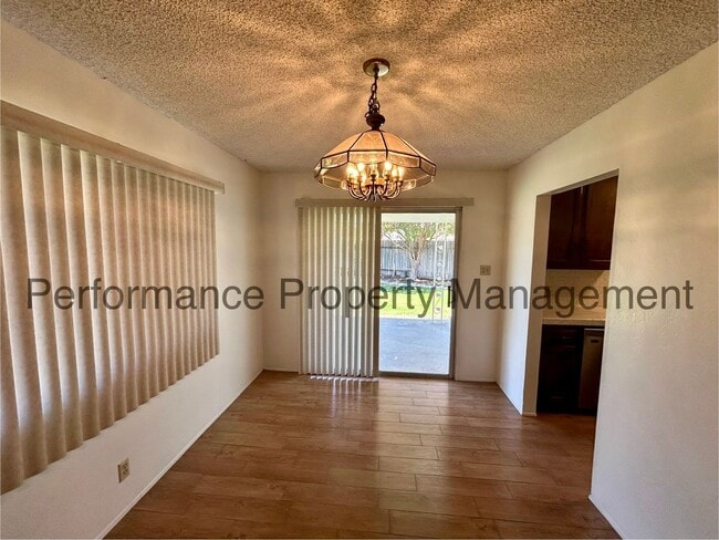 Building Photo - Beautiful 4 Bed/2 Bath 55+ Home w/ RBP & S...