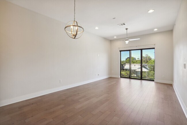 Building Photo - 908 Nueces St