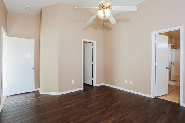 Building Photo - 6440 Regina Dr