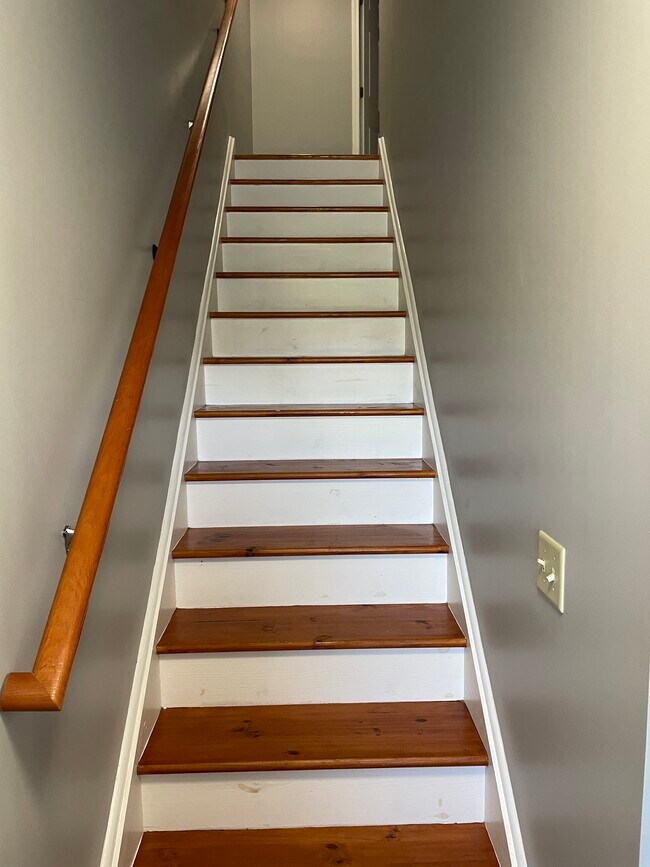 Building Photo - 131 Birdseye View Drive