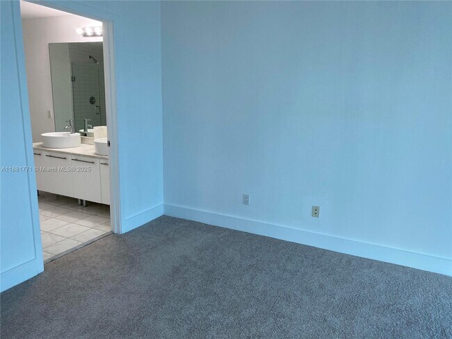 Building Photo - 888 Biscayne Blvd