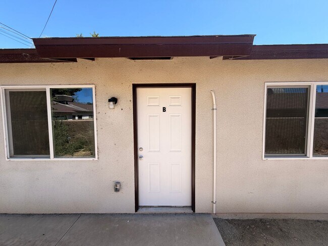 Building Photo - 313 Airport Dr