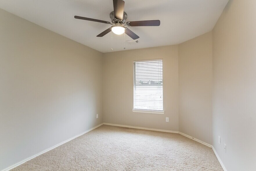 Building Photo - 6619 Rockwall Trail Dr