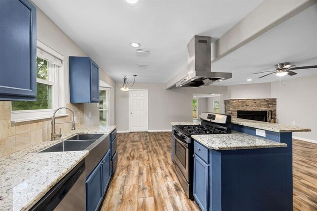 Building Photo - 24402 Pine Canyon Dr