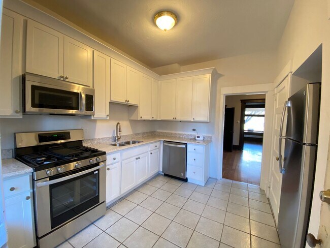 Building Photo - W 6th Ave 351-353 GW2