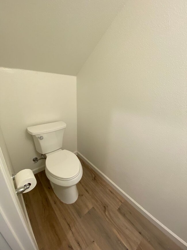 Building Photo - Gorgeous Like Low Maintenance 4 Bedroom wi...