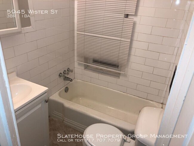 Building Photo - 3 Bedroom 1 Bath Home Near Lasalle