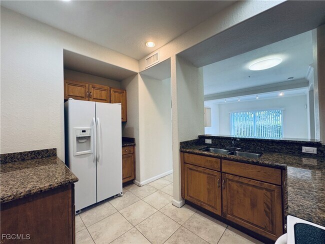 Building Photo - 13100 Bella Casa Cir