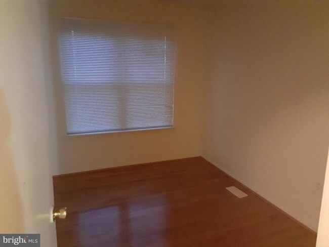 Building Photo - 13751 Avonshire Dr