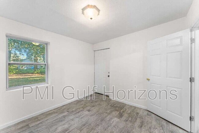 Building Photo - 620 Prichard Ave