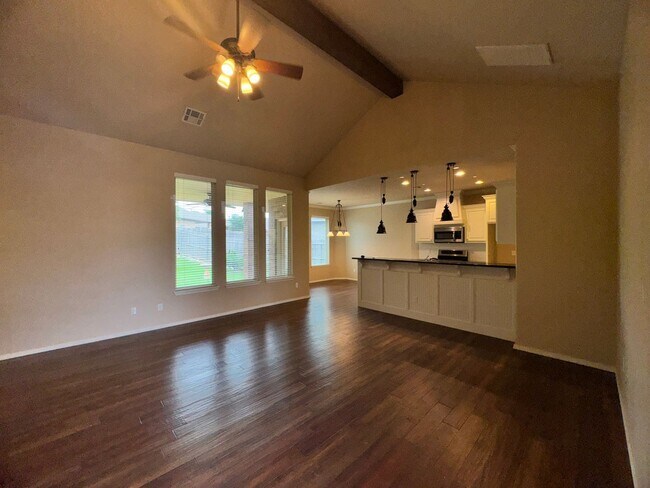Building Photo - 3 Bed 2 Bath in Edmond!