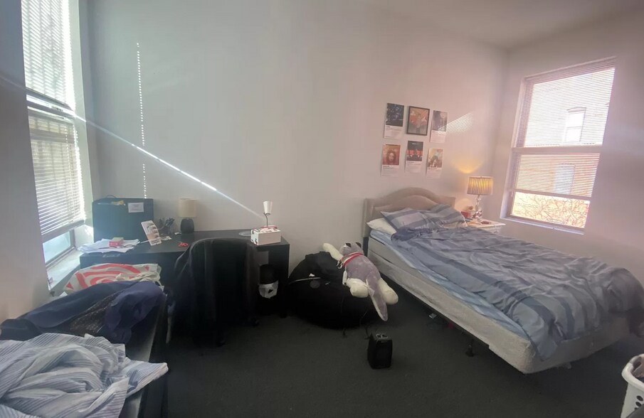 Building Photo - 168 Northampton St