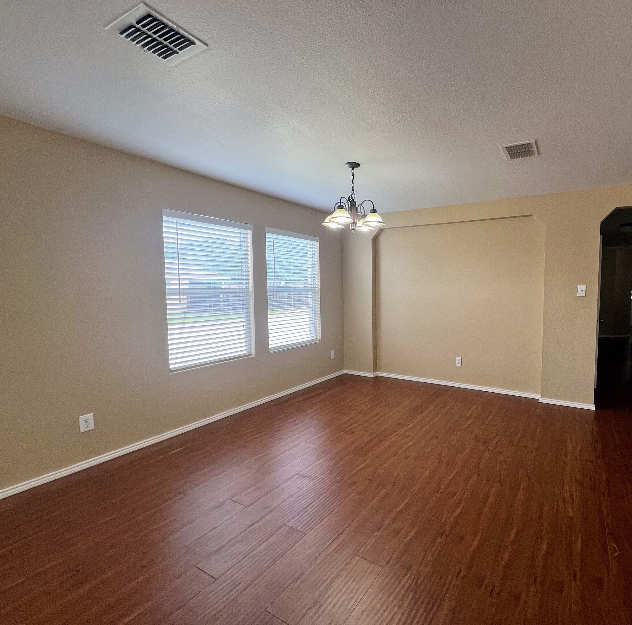 Building Photo - 3803 Ponderosa Bnd