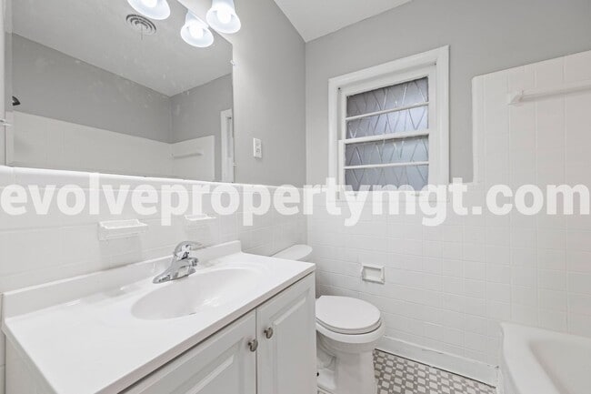 Building Photo - 7702 Marvin Rd