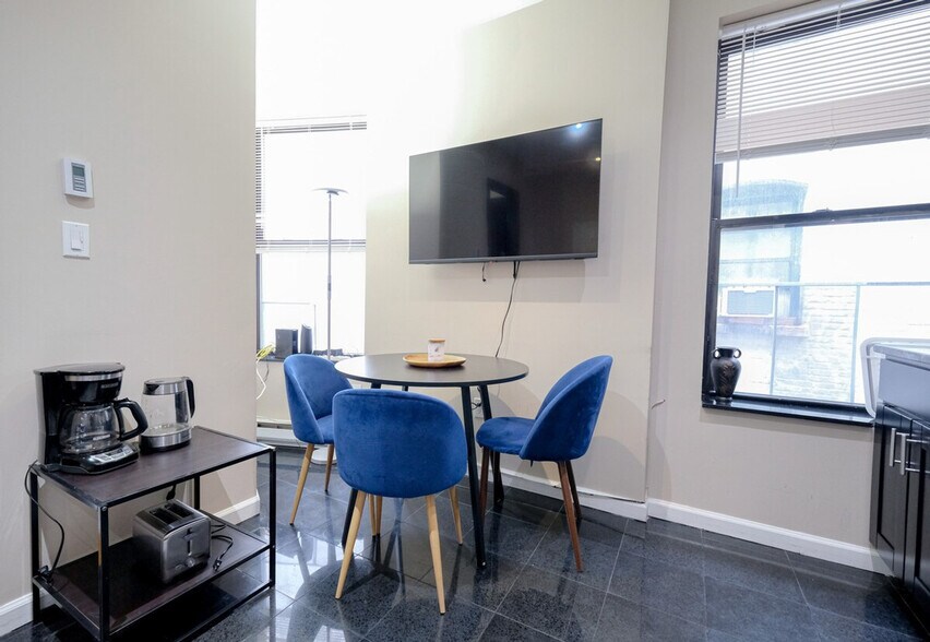 Building Photo - 5 W 101st St