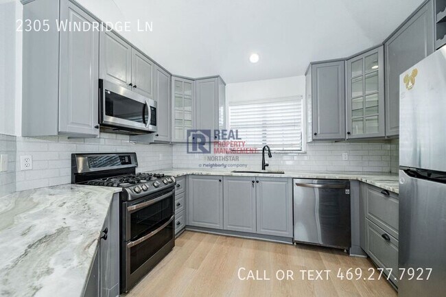 Building Photo - 2305 Windridge Ln