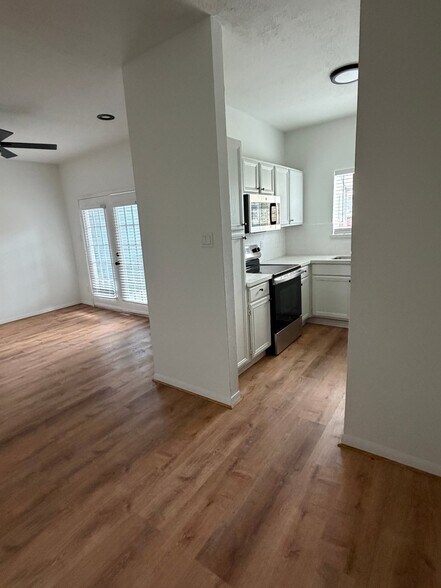 Building Photo - 2323 Fairwind Rd