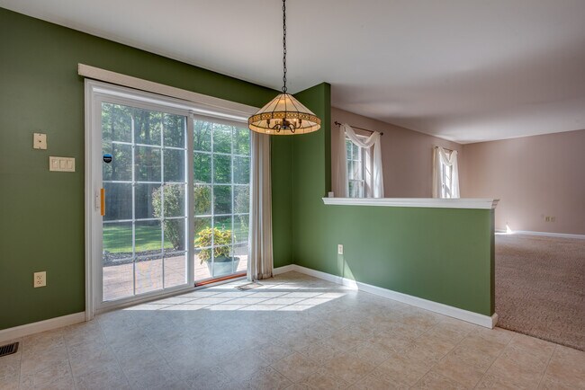 Building Photo - 80 Hillbrook Dr