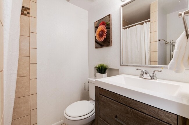 Building Photo - Awesome Littleton Ranch Home