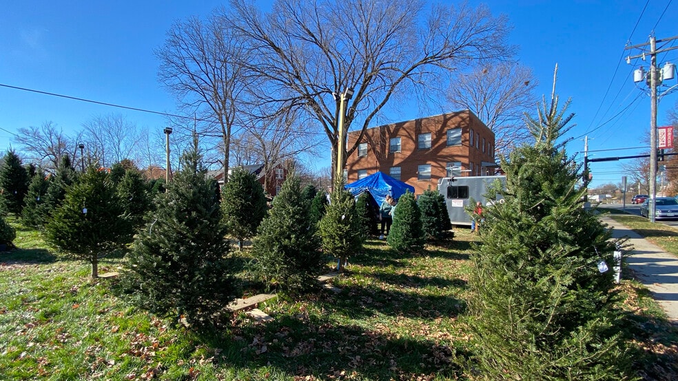 Building Photo - 227 W Dunklin St