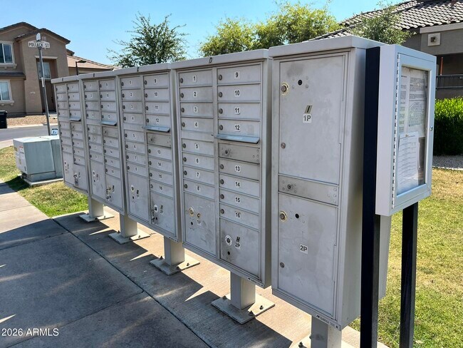 Building Photo - 3928 E Minton St