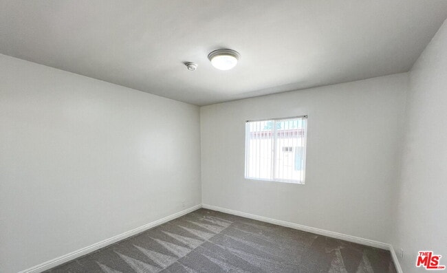 Building Photo - 14202 Delano St