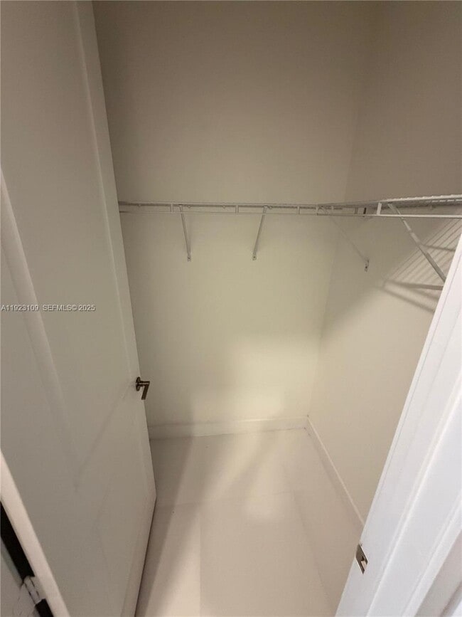 Building Photo - 4398 SW 173rd Ave