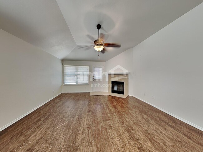 Building Photo - 1101 Johnson City Ave