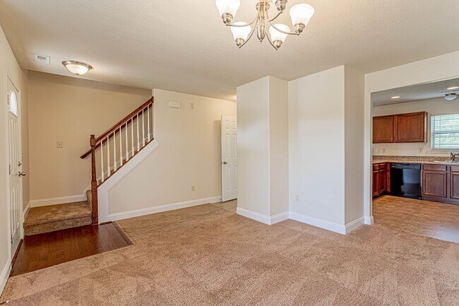 Building Photo - Home with Gorgeous Mountain Views!
