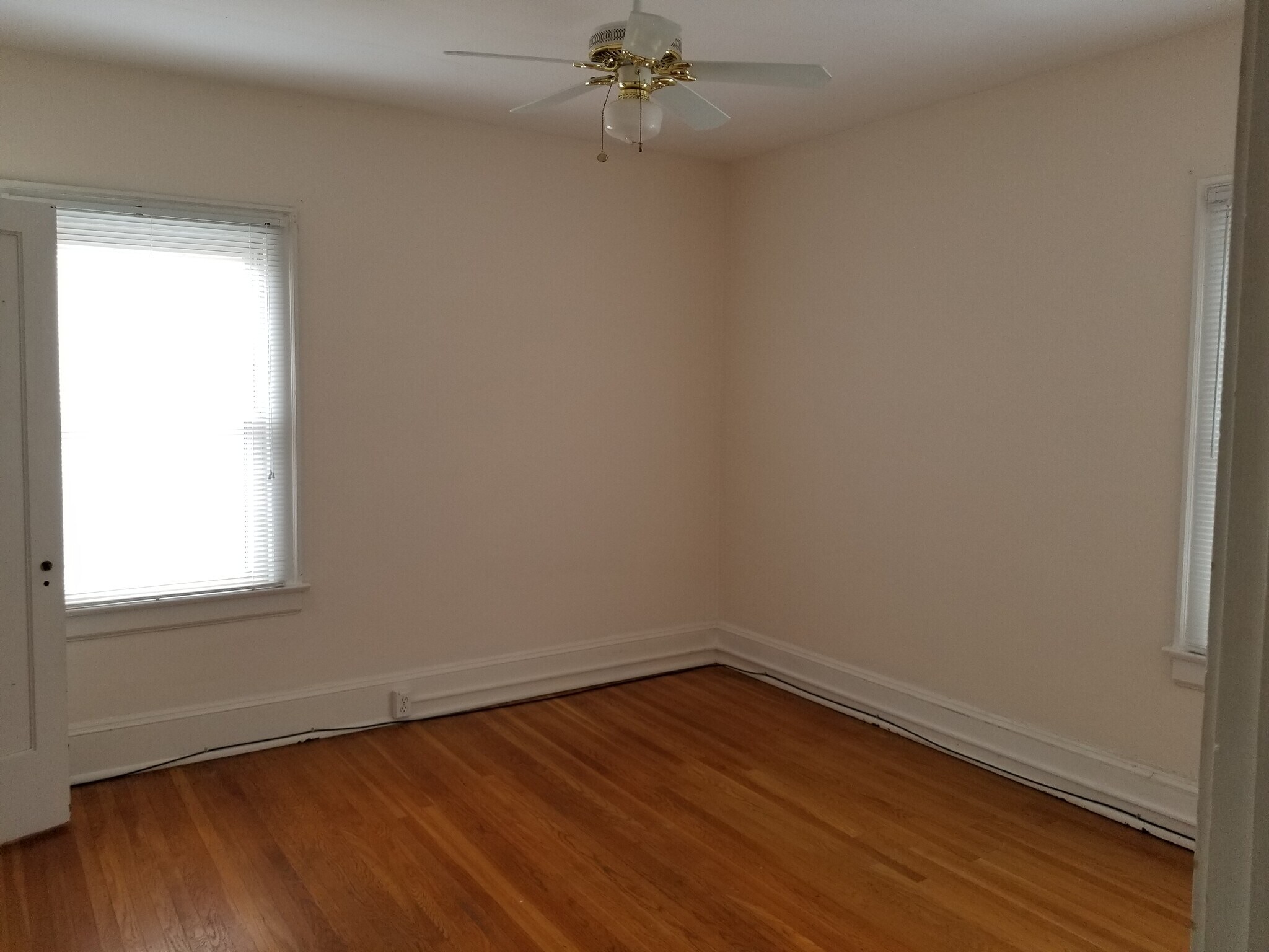 Building Photo - 2109 Village Dr