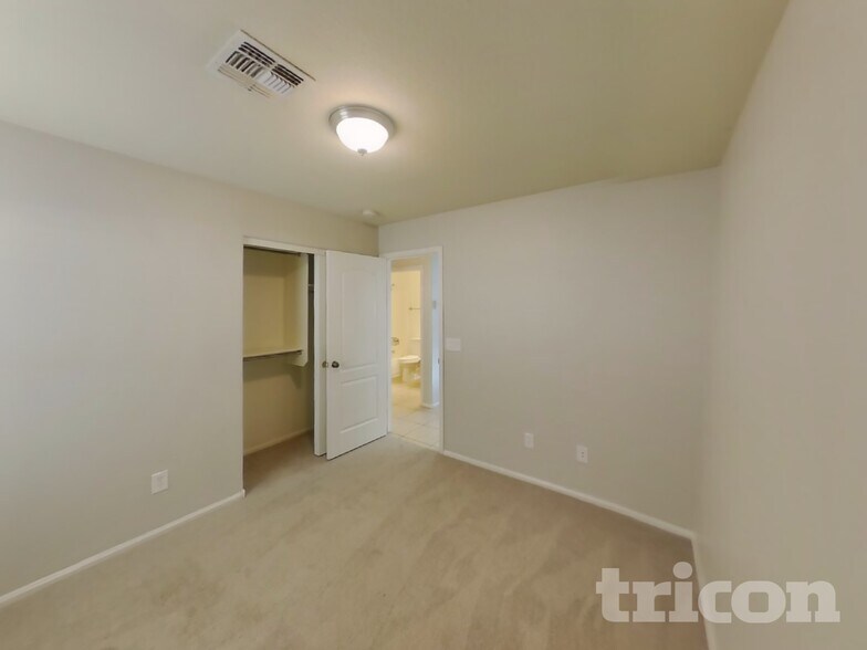 Building Photo - 2111 S 160th Ln