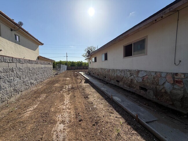 Building Photo - Spacious 4-Bedroom Home on Expansive Lot in the Outskirts of Elk Grove- MORE PHOTOS TO COME!