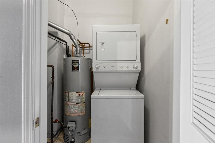 Building Photo - 1822 S Bishop St