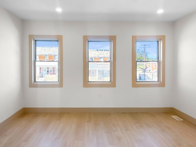 Building Photo - 3905 Cranston Ave