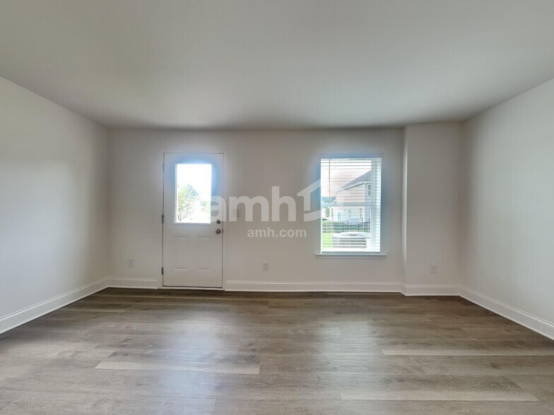 Building Photo - 1654 Soapstone Rd
