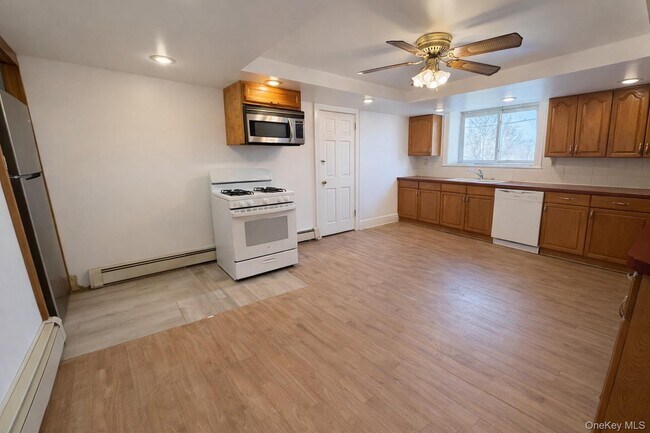 Building Photo - 25 Fremont St