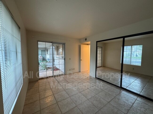 Building Photo - 2701 E Mesquite Ave