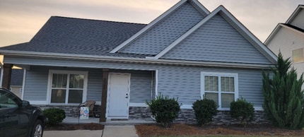 Building Photo - 3924 Pensacola Dr