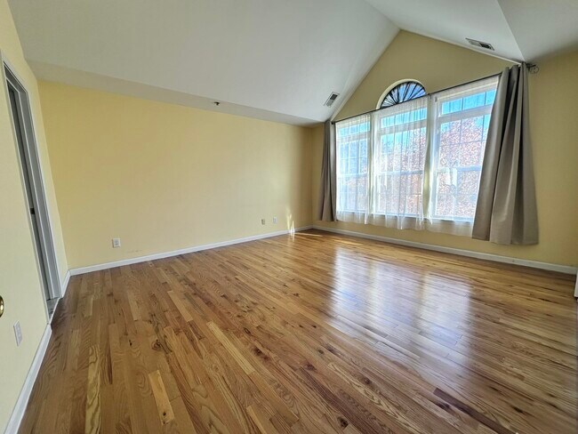 Building Photo - 2 ELCO Ct