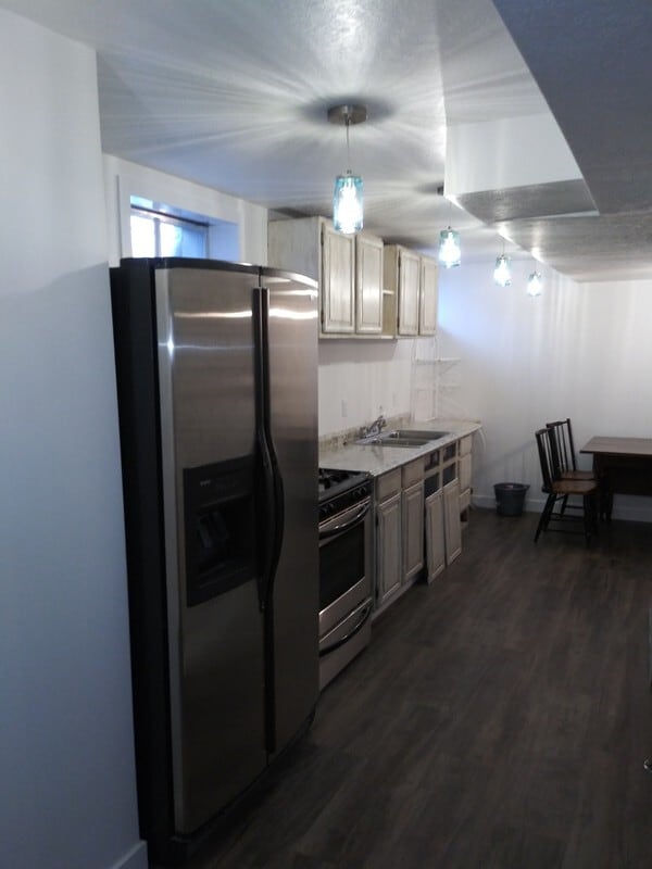 Building Photo - 475 Edgehill Dr