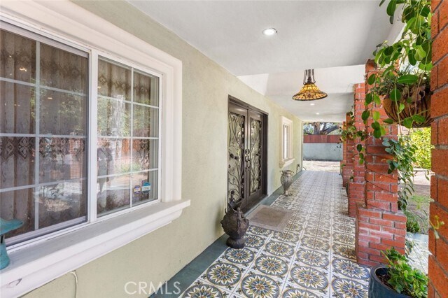 Building Photo - 13936 Magnolia Blvd