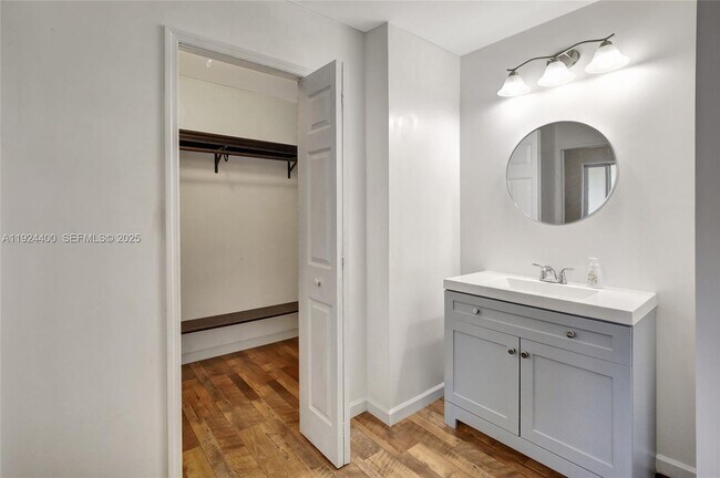 Building Photo - 9862 SW 145th Pl