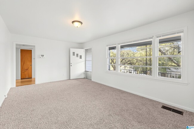 Building Photo - 932 5 Mile Rd