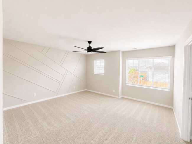 Building Photo - 18505 Alpine Way E