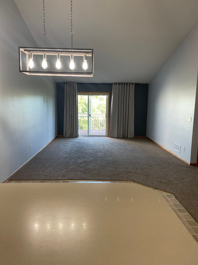Dinning area and Living Room Combo - 1645 Lakeridge Way